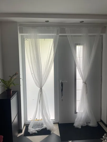 Spacious 2.5-Room Apartment – Approx. 90 m² – Available from October 1 — photo 1